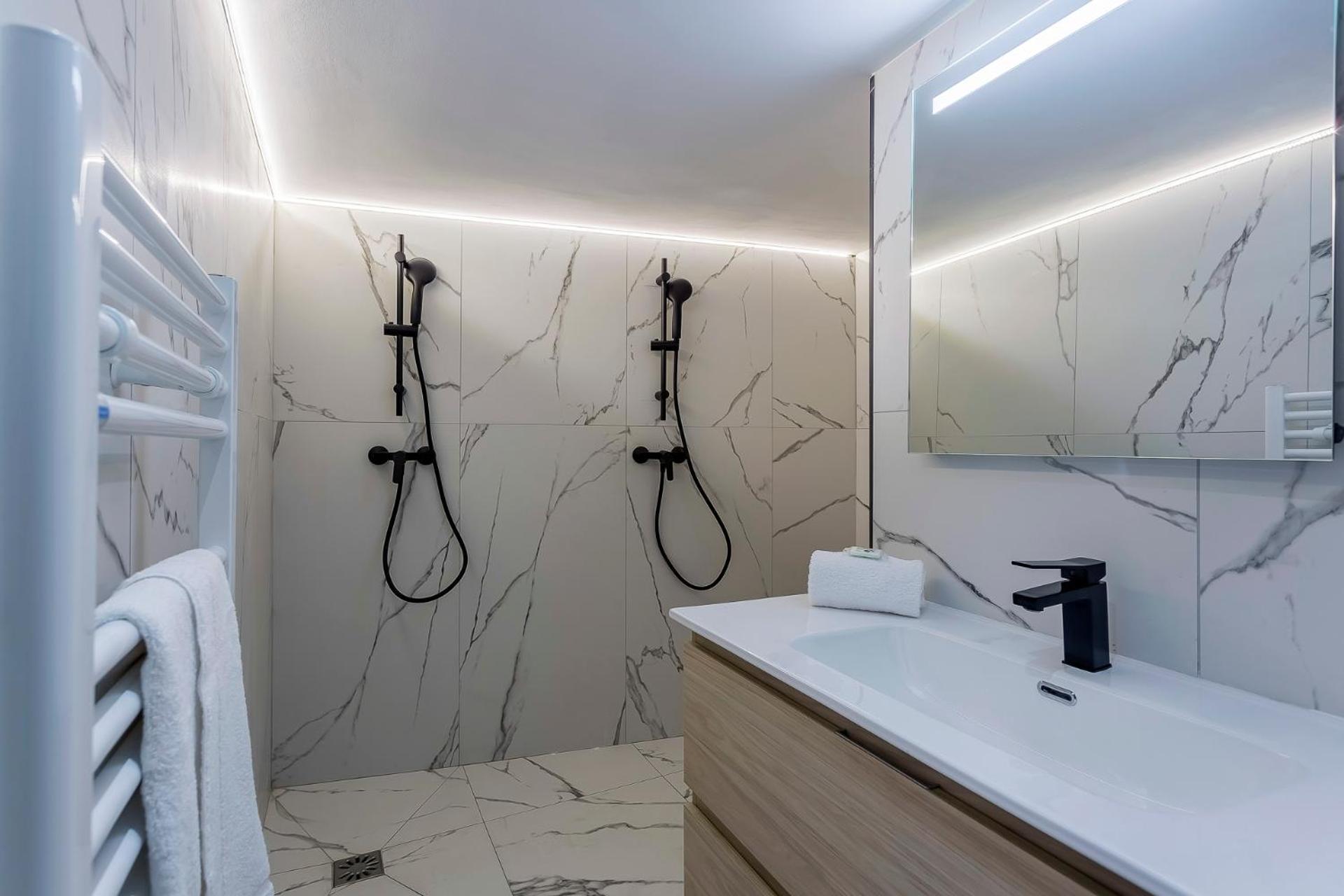 Suite Romantique Balneo Centre Lyon Bagian luar foto